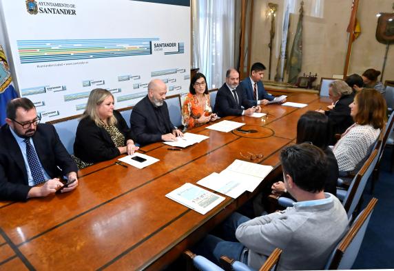 noticias/imagen-asociada/2023/10/convenio_fundacion_telefonica_y_uneatlantico_cursos_alfabetizacion_digital_5.jpg