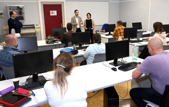 noticias/imagen-asociada/2023/11/entrega_diplomas_curso_espanol_para_extranjeros.jpg