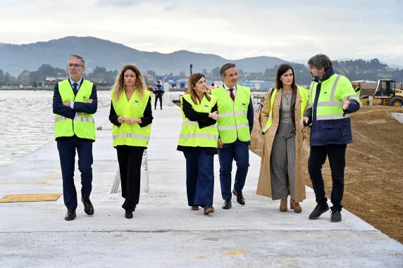 Igual agradece el plan de inversiones del Puerto por su noticias/imagen-asociada/2023/11/visita_muelle_9_raos_3.jpg