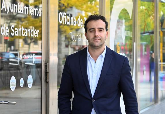 El Ayuntamiento de Santander refuerza los servicios turísticos para este noticias/imagen-asociada/2023/12/fran_arias_concejal_turismo_y_dinamizacion_0.jpg
