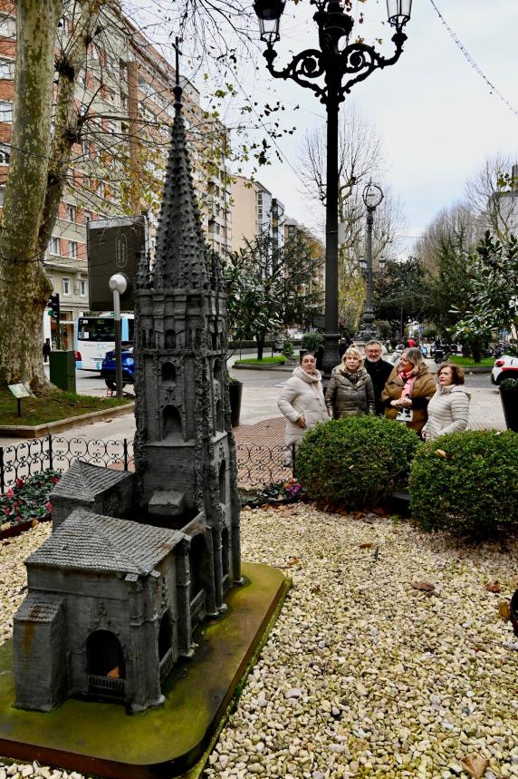 El Ayuntamiento restaura y sustituye la cruz de la catedral noticias/imagen-asociada/2024/01/rehabilitacion_cruz_monumento_alameda_de_oviedo_1.jpg