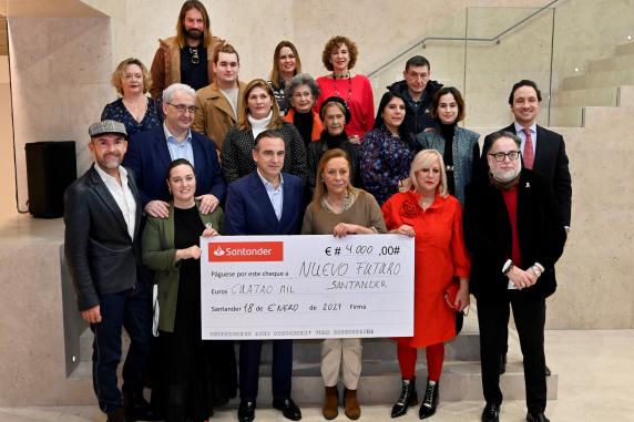 noticias/imagen-asociada/2024/01/entrega_cheque_solidario_nuevo_futuro_desfile_1.jpg