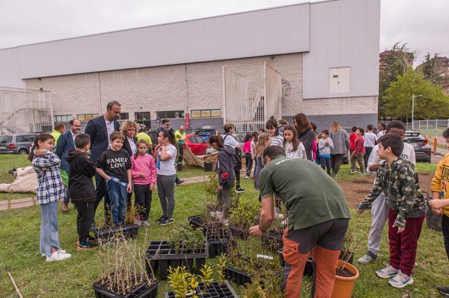 El-proyecto-Torrelavega-Conexion-Natural-comienza-con-varias-plantaciones-escolares.jpg