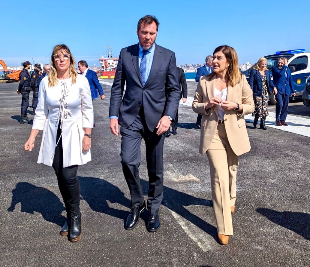 Oscar-Puente-destaca-que-el-muelle-de-Raos-9-afianza.jpg