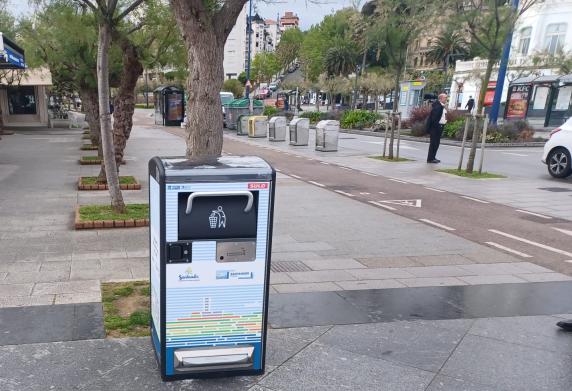 Comienza la instalación de papeleras inteligentes en Santander noticias/imagen-asociada/2024/04/papelera_elsardinero.jpg