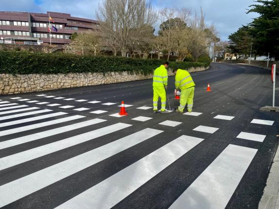 noticias/imagen-asociada/2024/04/pintado_y_senalizacion_avenida_del_faro_1.jpg