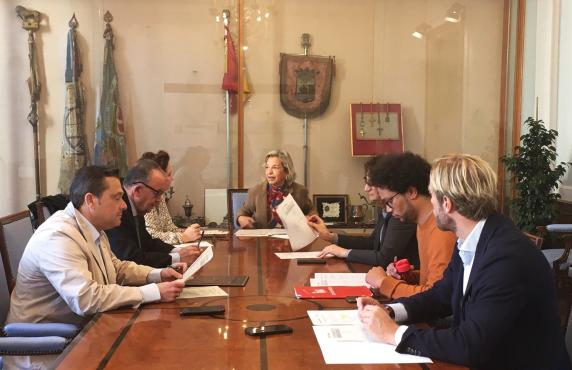 'Santander 30: Crea y Emplea' concede ayudas a 197 empresas noticias/imagen-asociada/2024/04/comision_valoracion_ayudas_santander_30_crea_y_emplea_1.jpg