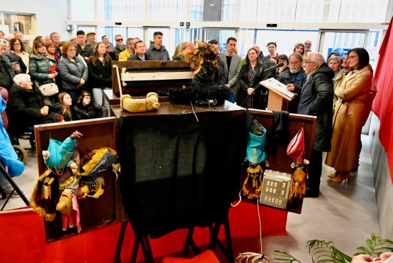 noticias/imagen-asociada/2024/04/placa_ilustres_mariano_garcia_3.jpg