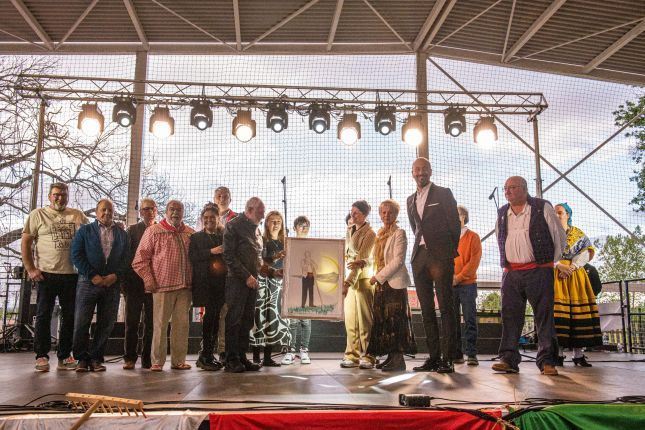 Emotivo-y-multitudinario-homenaje-a-Julian-Revuelta-el-Malvis-de.jpg