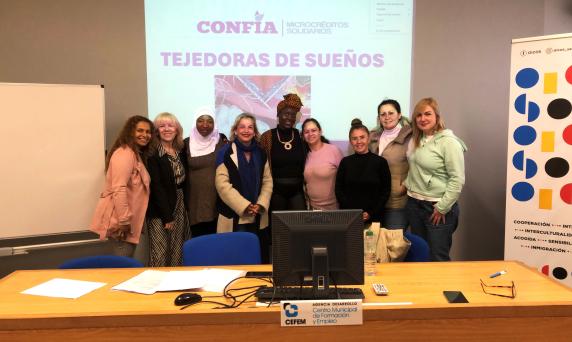 Santander lanza el programa ‘Confía’ de emprendimiento femenino con microcréditos noticias/imagen-asociada/2024/05/participantes_programa_confia_1.jpg