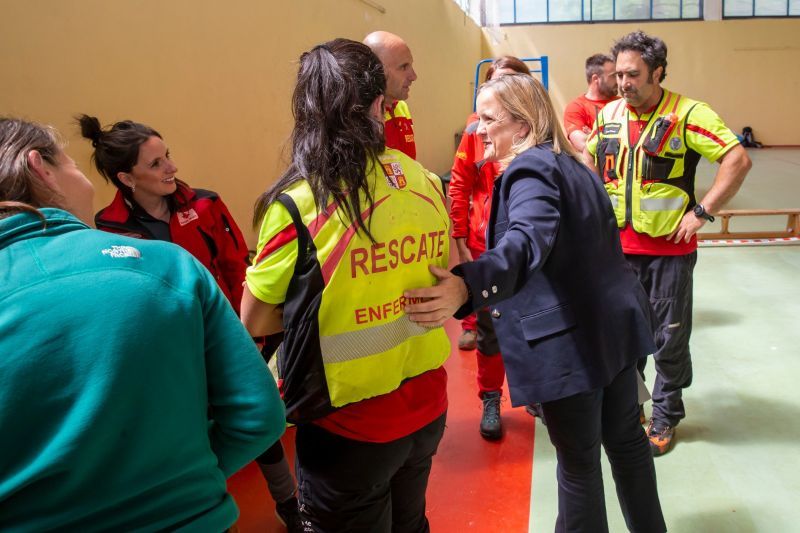 El Gobierno de Cantabria agradece su “trabajo y profesionalidad” a los efectivos que han participado en el rescate de dos espeleólogos en Soba