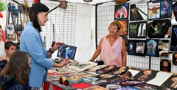 noticias/imagen-asociada/2024/07/mercado_artesanas.jpg