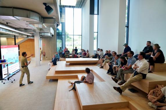 noticias/imagen-asociada/2024/09/taller_inteligencia_artificial_coworking.jpg