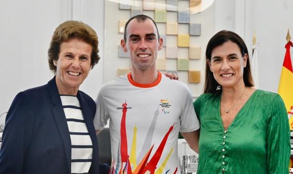 noticias/imagen-asociada/2024/09/con_deportista_saul_pena.jpg