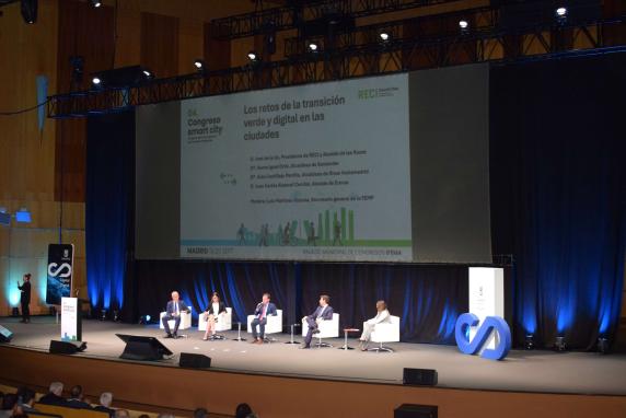 Santander impulsa la transición verde y digital con proyectos clave noticias/imagen-asociada/2024/09/congreso_reci_6.jpg
