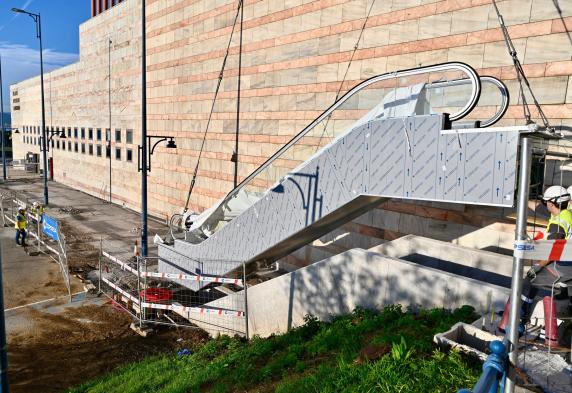 noticias/imagen-asociada/2024/10/visita_colocacion_escaleras_mecanicas_gamazo_5.jpg
