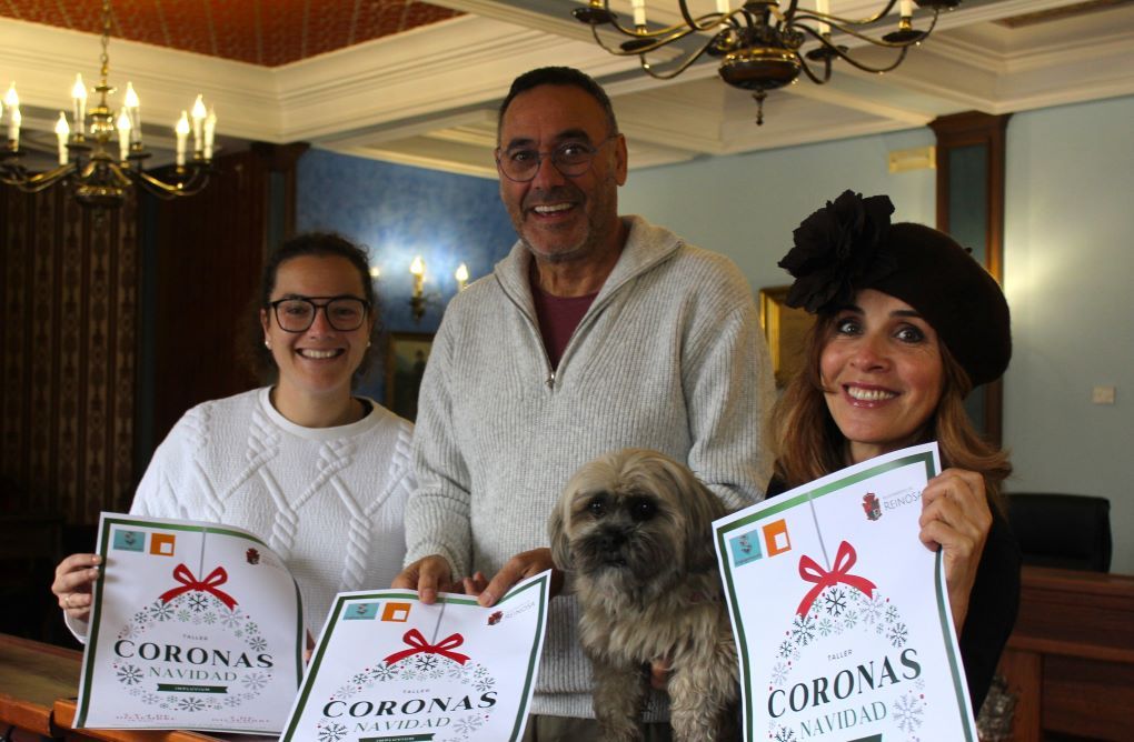 El Ayuntamiento organiza nuevos talleres de coronas navideñas impartidos por Siempreprimavera