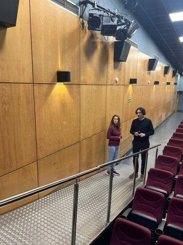 LA-SALA-BRETON-DE-ASTILLERO-INCORPORA-UNA-RAMPA-PORTATIL-PARA.jpeg