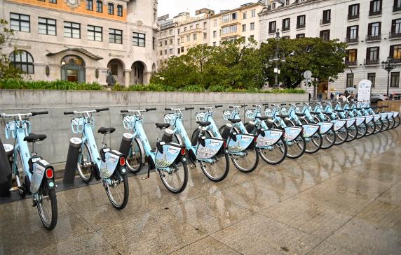 noticias/imagen-asociada/2025/01/puesta_en_funcionamiento_servicio_bicicletas_electricas_5.jpg