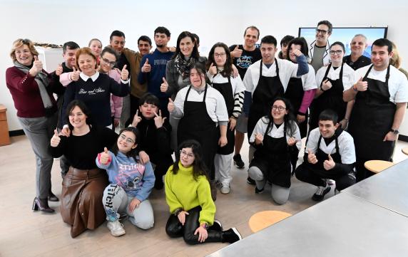 El Ayuntamiento mejora la accesibilidad en el entorno del colegio noticias/imagen-asociada/2025/02/visita_colegio_padre_apolinar_mejoras_accesibilidad_6.jpg
