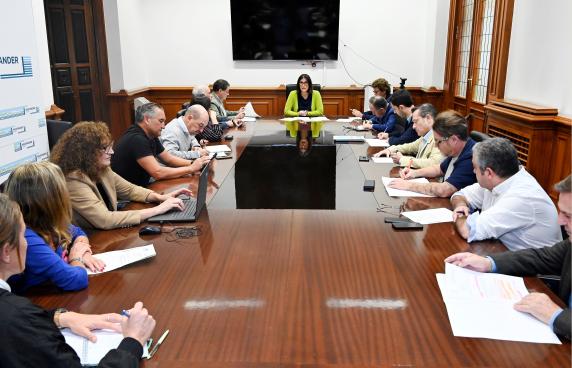 El IMD mejorará la iluminación del campo de fútbol Vicente noticias/imagen-asociada/2025/02/consejo_imd_noviembre_2024_1.jpg