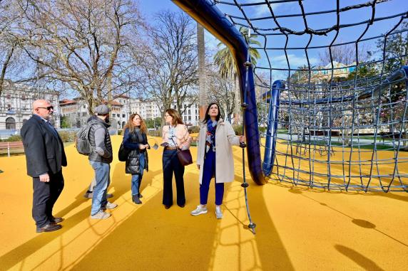 noticias/imagen-asociada/2025/03/renovacion_parque_infantil_jardines_de_pereda_3_0.jpg