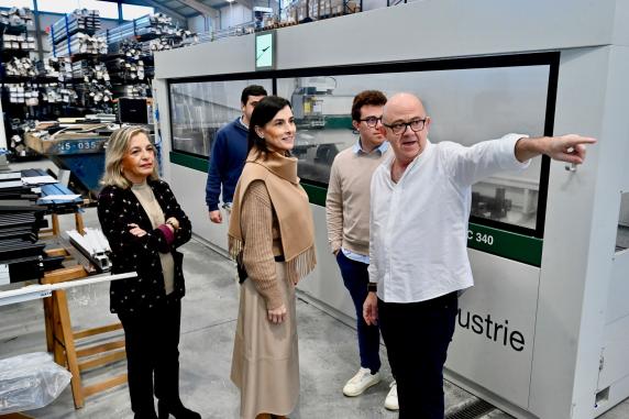 noticias/imagen-asociada/2025/03/visita_empresa_alufasa_4.jpg