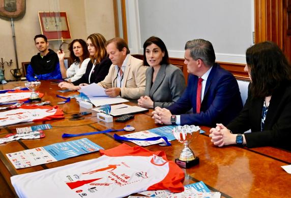 La Media Maratón y los 6 kilómetros se celebrarán el noticias/imagen-asociada/2025/04/presentacion_media_maraton_y_6_km_ciudad_de_santander_2.jpg