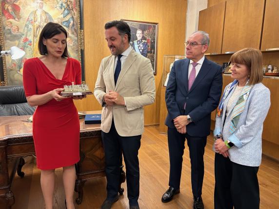 Igual y el alcalde de Elche piden la suspensión de noticias/imagen-asociada/2025/05/visita_elche_mayo_2025_6.jpg