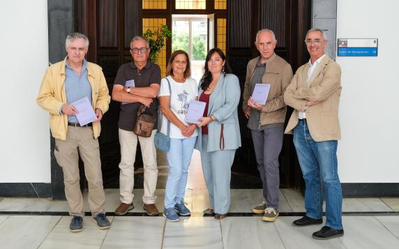 El MAS presenta el catálogo ‘Alma y materia’ sobre el noticias/imagen-asociada/2025/06/presentacion_catalogo_daniel_alegre_mas.jpg