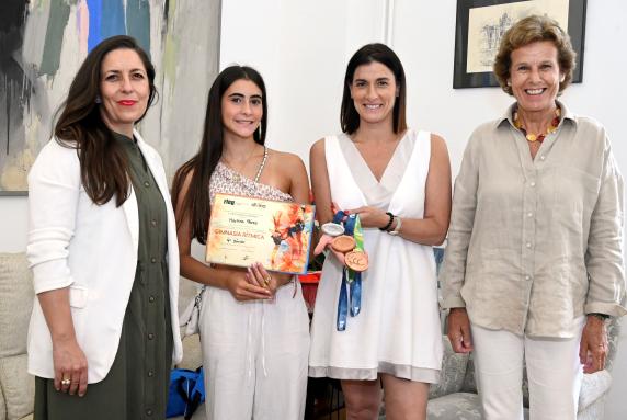 noticias/imagen-asociada/2025/07/recepcion_gimnasta_martina_perez_2025.jpg