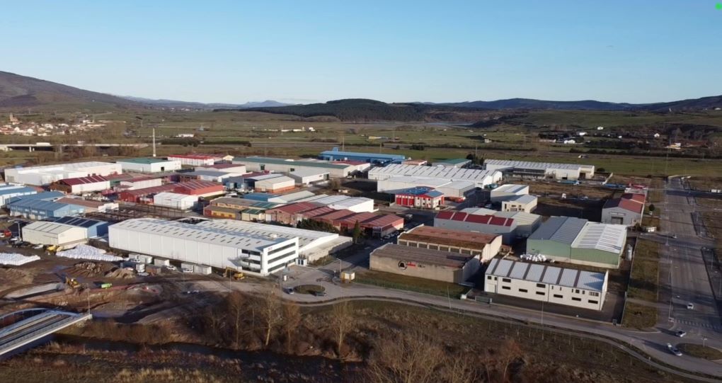 Poligono-la-vega.jpg La Concejalía de Industria reclama al Gobierno de España una rebaja en el precio de las parcelas del Polígono