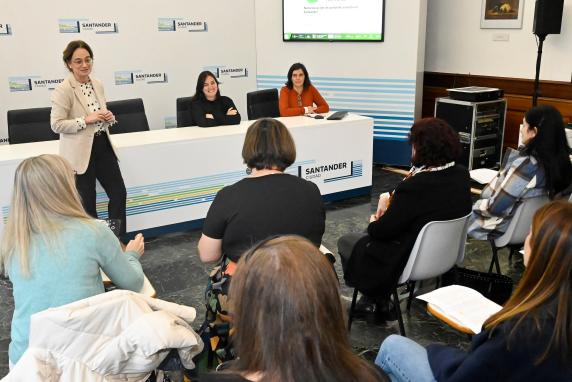 Adjudicadas las obras de naturalización de los colegios Dionisio García noticias/imagen-asociada/2025/08/reunion_naturalizacion_patios_escolares_archivo.jpg.jpg
