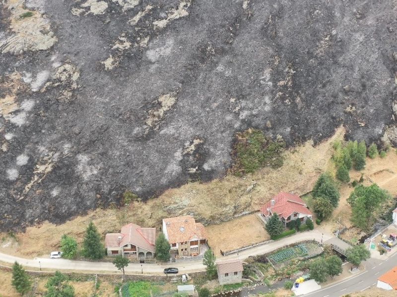 Cantabria continúa sin incendios forestales activos realizando labores preventivas y de extinción en León y Palencia