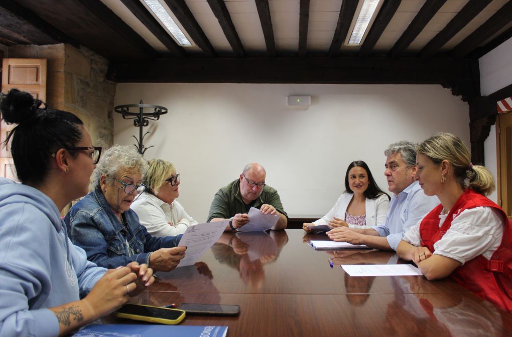 El Ayuntamiento reedita sus convenios de colaboración con Cruz Roja, Ascasam, Cáritas y el CEPA