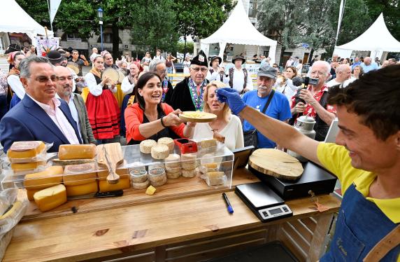 noticias/imagen-asociada/2025/08/inauguracion_feria_del_queso_2025_3.jpg