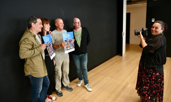 noticias/imagen-asociada/2025/08/presentacion_exposicion_fotoperiodismo_en_la_fabrica_de_creacion_2.jpg