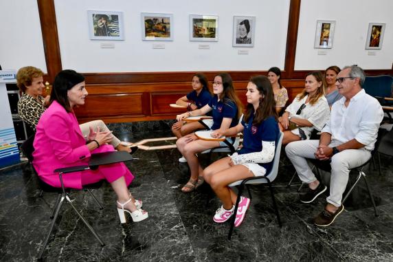 noticias/imagen-asociada/2025/08/recepcion_campeonas_skate.jpg
