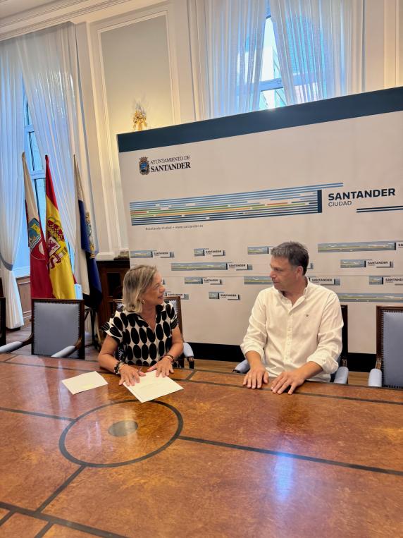 noticias/imagen-asociada/2025/08/chabela_gomez-barreda_y_raul_uria_ascentic.jpg