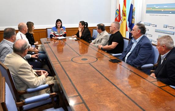 noticias/imagen-asociada/2025/09/reunion_con_agentes_comerciales_3.jpg