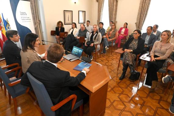 El Ayuntamiento de Santander se adhiere al manifiesto ‘Turismo que noticias/imagen-asociada/2025/10/firma_convenio_exceltur_2.jpg