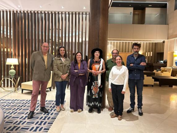 noticias/imagen-asociada/2025/10/reunion_jurado_premio_alegria_poesia_2025.jpg