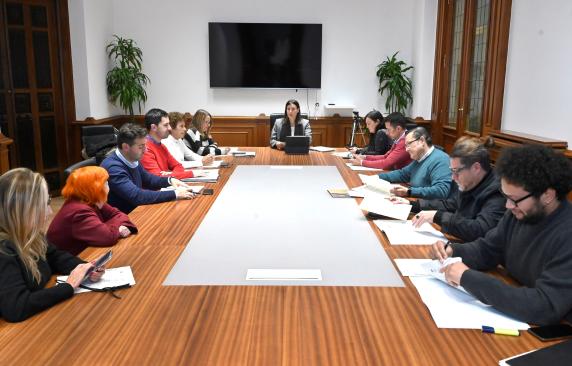 El Pleno aprobará este jueves la concesión de la Medalla noticias/imagen-asociada/2025/11/comision_cultura_24.11.25.jpg