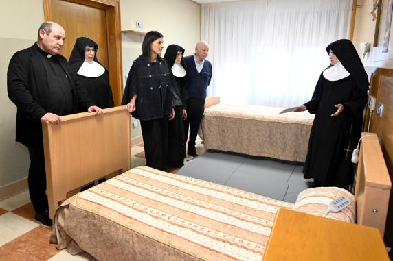 La Residencia Santa Lucía mejora sus instalaciones con la recaudación noticias/imagen-asociada/2025/11/visita_residencia_santa_lucia_corrida_beneficiencia.jpg