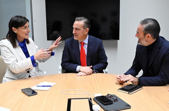 noticias/imagen-asociada/2025/11/con_director_faro_santander_4.jpg