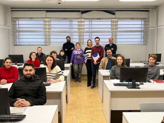 noticias/imagen-asociada/2025/12/inicio_curso_espanol_para_extranjeros_enero_2025_1.jpg