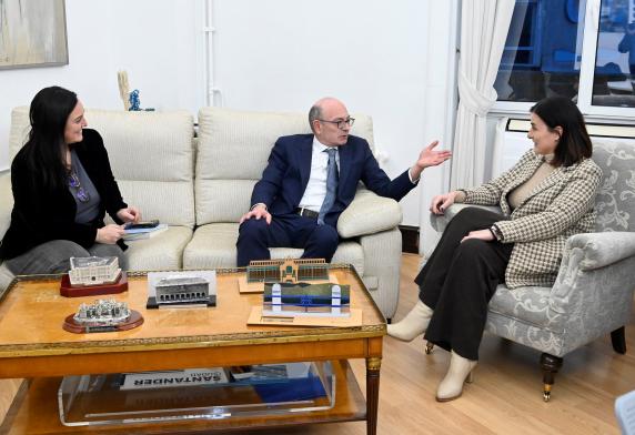 noticias/imagen-asociada/2026/01/reunion_con_nuevo_rector_uimp_2.jpg