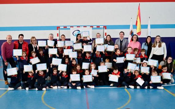 noticias/imagen-asociada/2026/02/entrega_distinciones_colegio_las_esclavas_tei.jpg