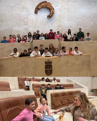 Escolares-del-CEIP-Buenaventura-Gonzalez-de-Bezana-visitan-el-Parlamento.jpg
