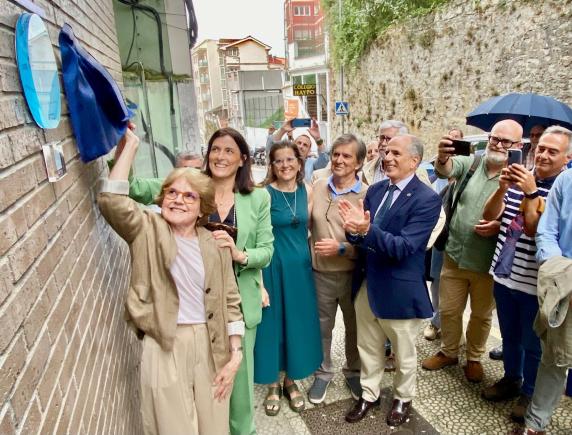 noticias/imagen-asociada/2026/03/placa_ilustres_casado_soto_2.jpg